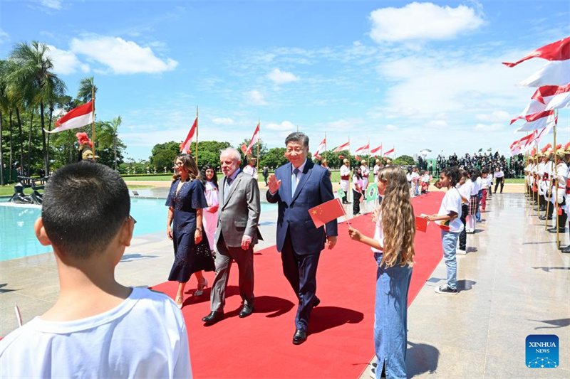 China e Brasil decidem elevar la?os na reuni?o entre Xi Jinping e Lula