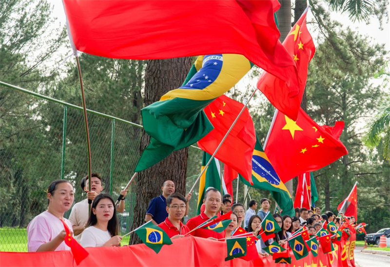 Xi Jinping deixa Brasília após cúpula do G20 e visita de Estado ao Brasil