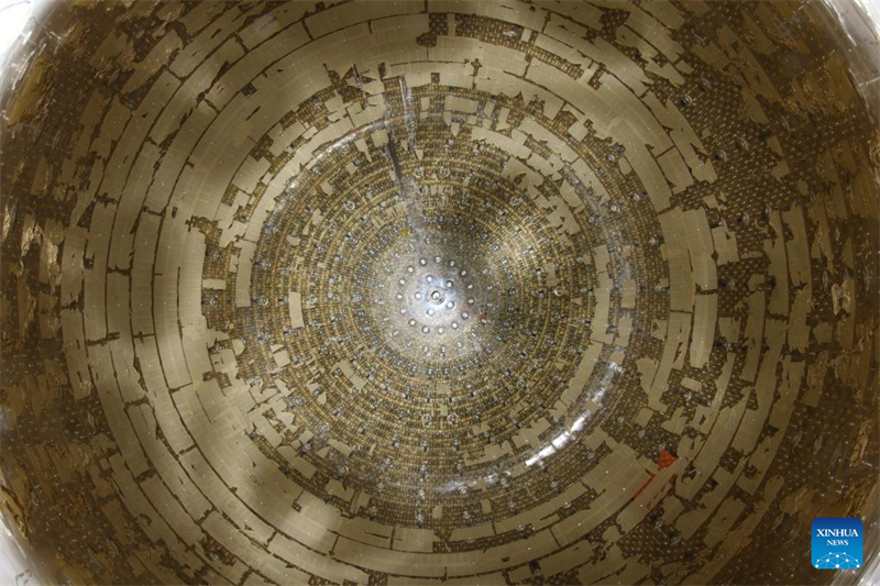 Observatório Subterraneo de Neutrinos de Jiangmen em constru??o