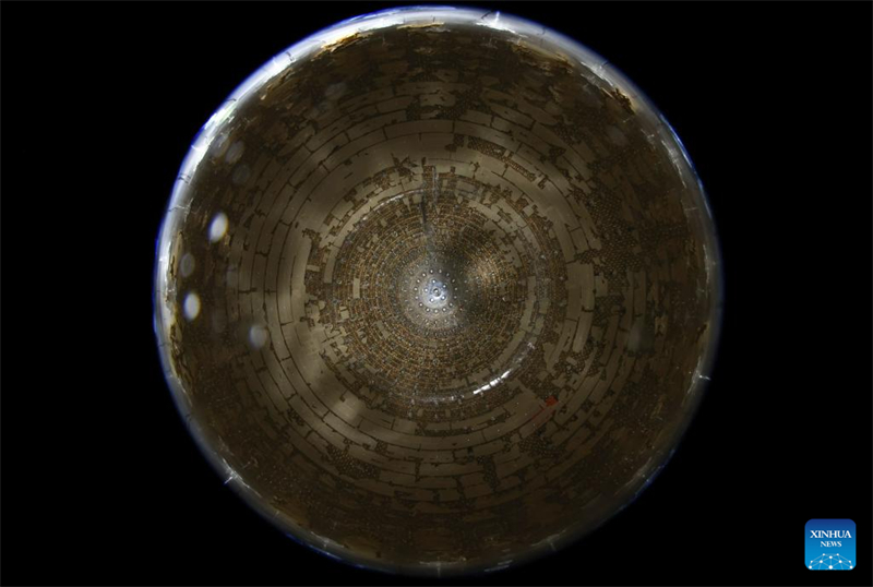 Observatório Subterraneo de Neutrinos de Jiangmen em constru??o
