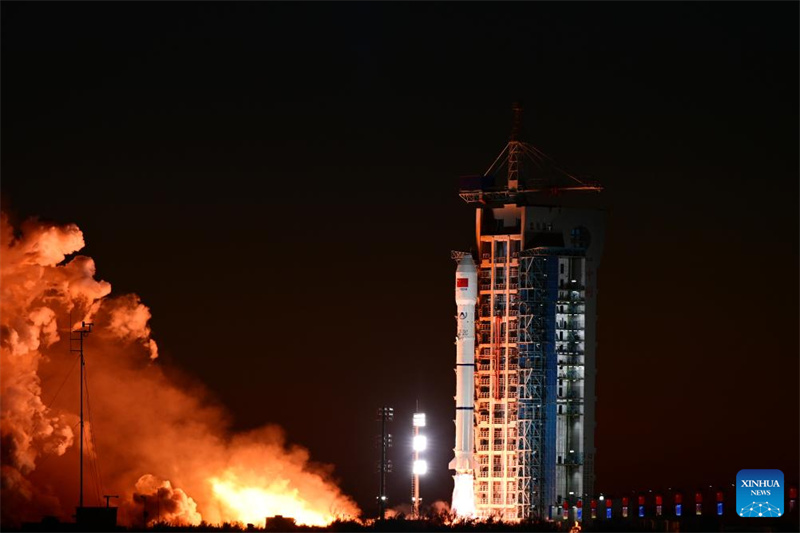 China lan?a dois novos satélites com sucesso