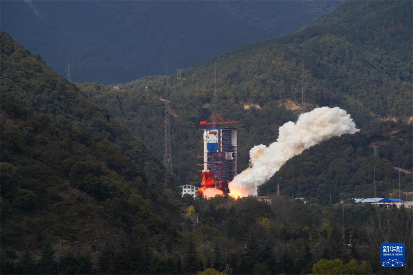 China lan?a novo satélite de teste de tecnologia de comunica??o