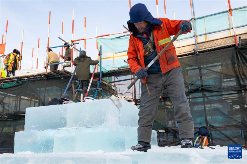 Harbin inicia constru??es de gelo no Mundo de Gelo e Neve