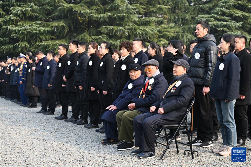China realiza cerim?nia em memória das vítimas do Massacre de Nanjing