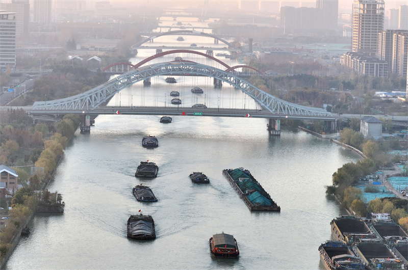 Grande Canal Beijing-Hangzhou vê movimenta??o intensa durante inverno