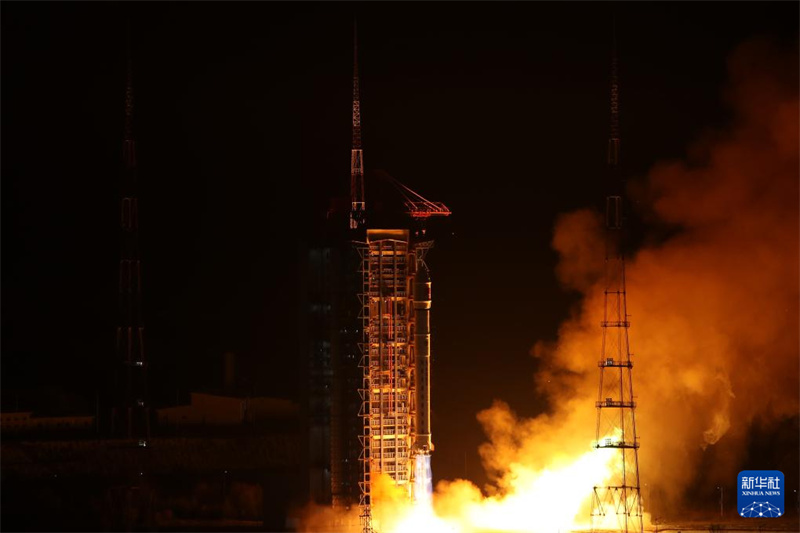 China lan?a novo grupo de satélites