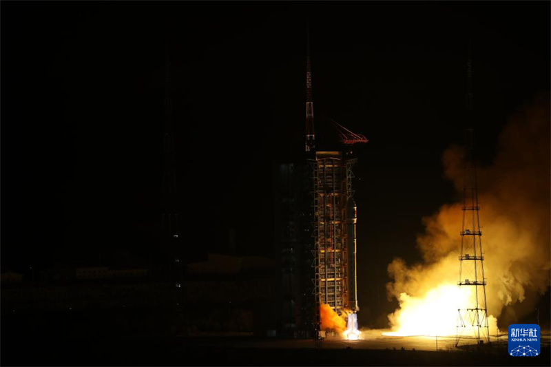 China lan?a novo grupo de satélites