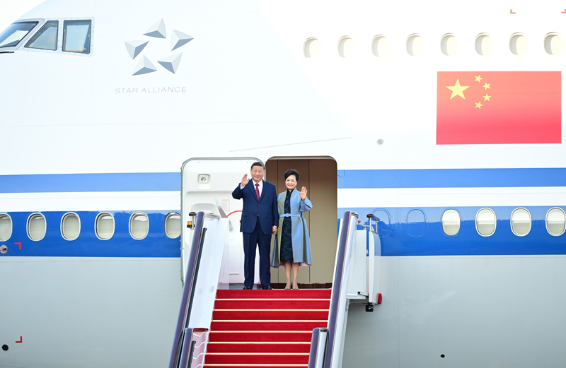 Xi Jinping chega a Macau para celebra??es de aniversário e para viagem de inspe??o