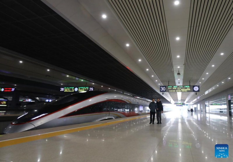 Nova ferrovia de alta velocidade fortalece a integra??o do aglomerado de megacidades do leste da China