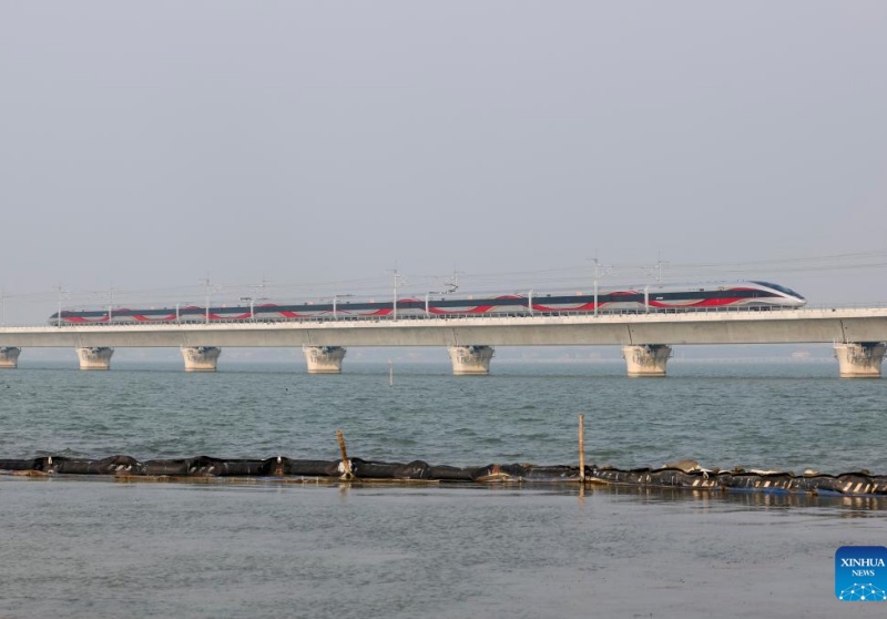 Nova ferrovia de alta velocidade fortalece a integra??o do aglomerado de megacidades do leste da China