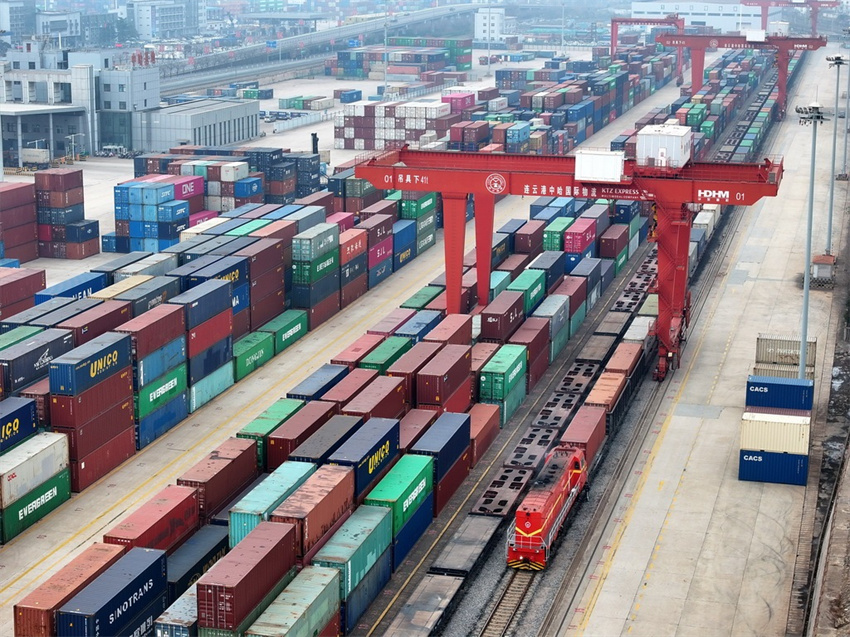 Lianyungang lan?a primeiro trem de carga China-Europa em 2025
