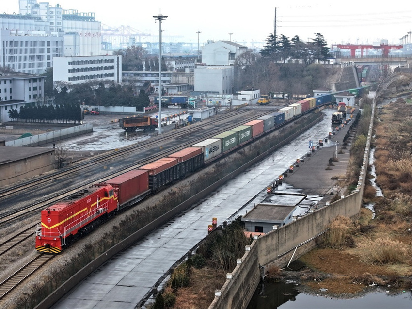 Lianyungang lan?a primeiro trem de carga China-Europa em 2025