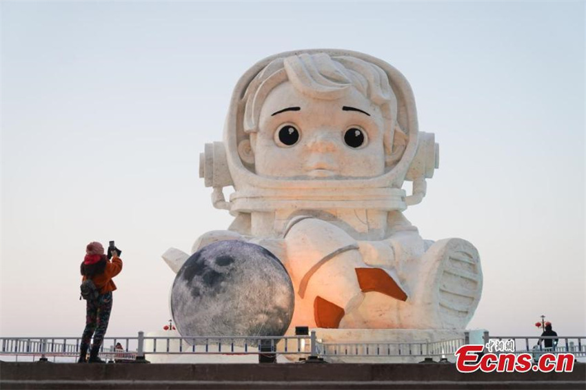 Novos bonecos de neve atraem aten??o em Harbin