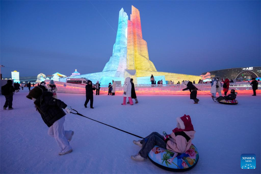 41o Festival Internacional de Gelo e Neve é inaugurado em Harbin