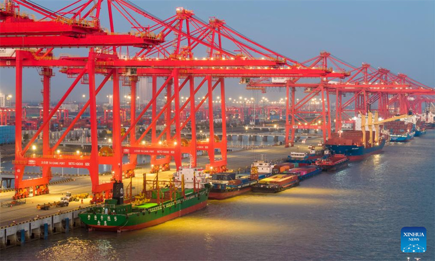Principais portos da China est?o movimentados no início do ano novo