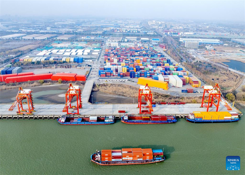 Principais portos da China est?o movimentados no início do ano novo