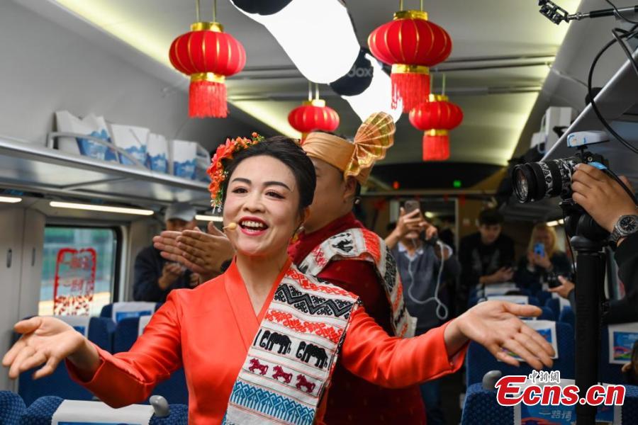 Festival da Primavera celebrado em trem transfronteiri?o