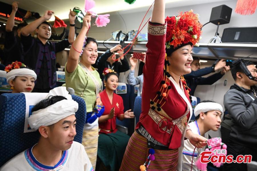 Festival da Primavera celebrado em trem transfronteiri?o