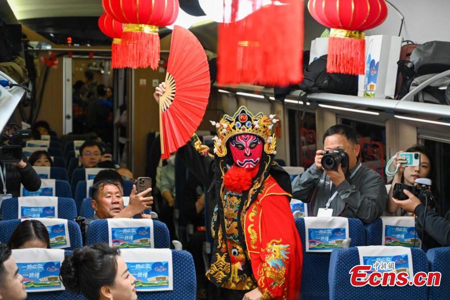 Festival da Primavera celebrado em trem transfronteiri?o