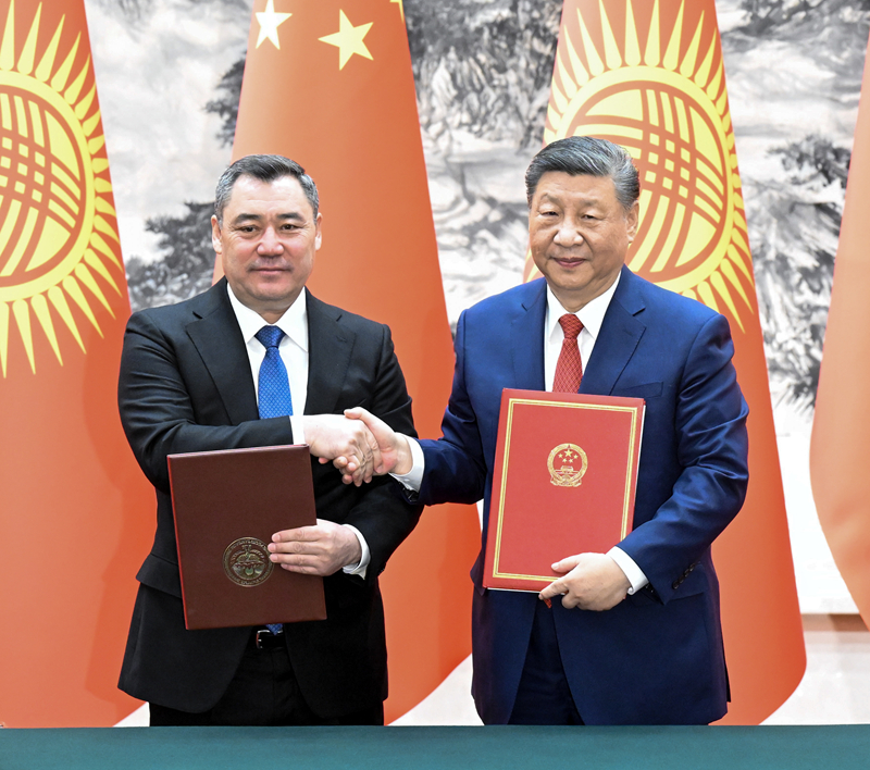 Xi Jinping mantém conversas com o presidente do Quirguist?o