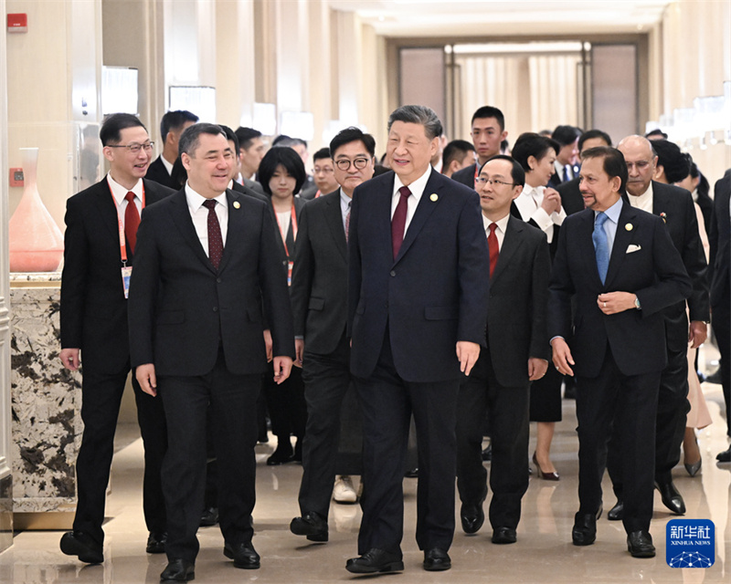 Xi Jinping oferece banquete de boas-vindas para VIPs que participam da cerim?nia de abertura dos Jogos Asiáticos de Inverno