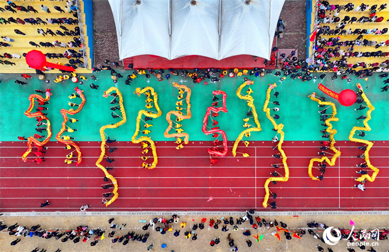 Jiangxi celebra Festival das Lanternas com espetáculos de dan?a do drag?o