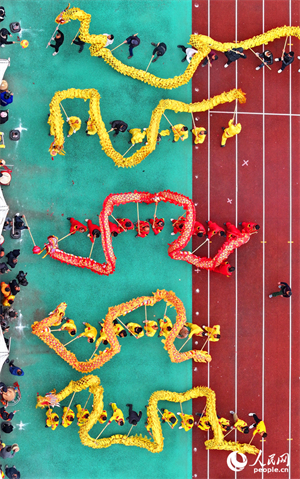 Jiangxi celebra Festival das Lanternas com espetáculos de dan?a do drag?o