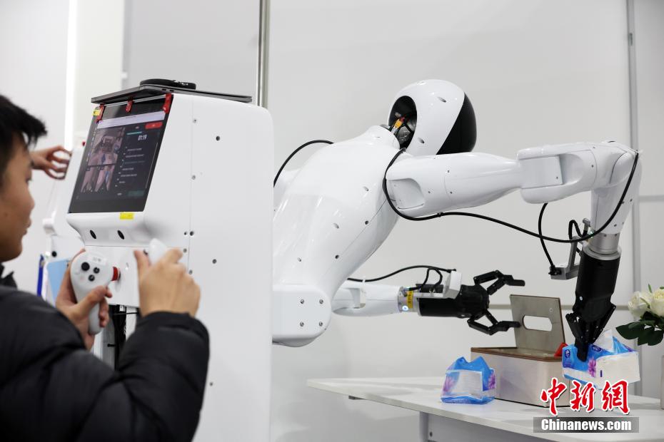 Primeira fábrica de rob?s humanoides em Shanghai inicia produ??o em massa