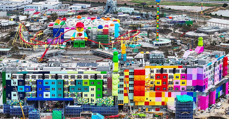 Estrutura principal do Legoland Shanghai Resort é concluída