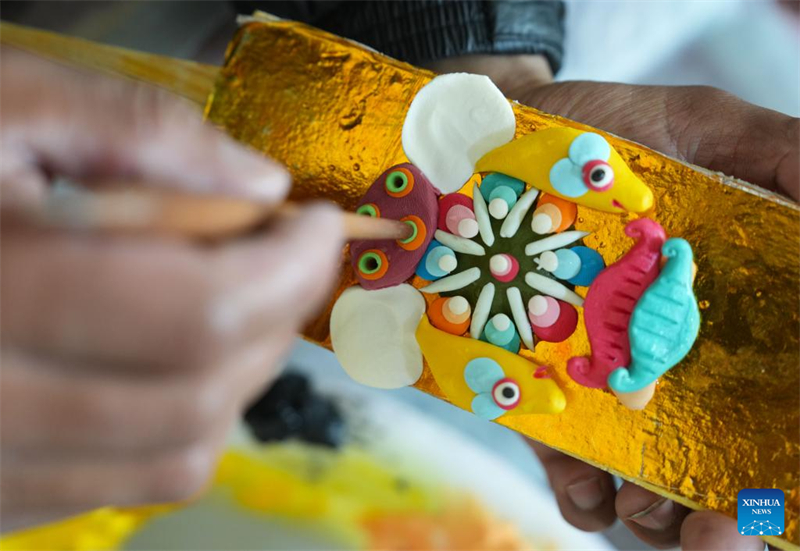 Esculturas de manteiga ganham popularidade em Lhasa, com aproxima??o do Ano Novo Tibetano