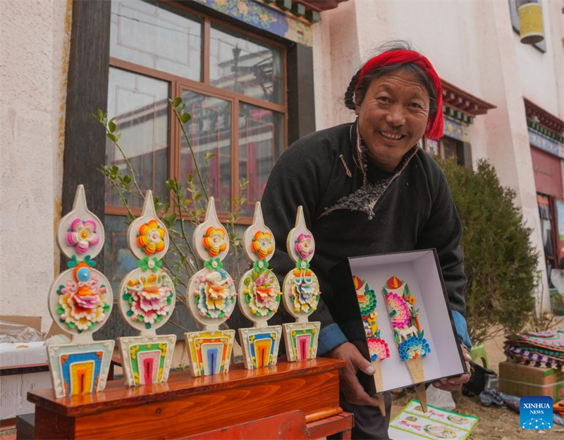 Esculturas de manteiga ganham popularidade em Lhasa, com aproxima??o do Ano Novo Tibetano