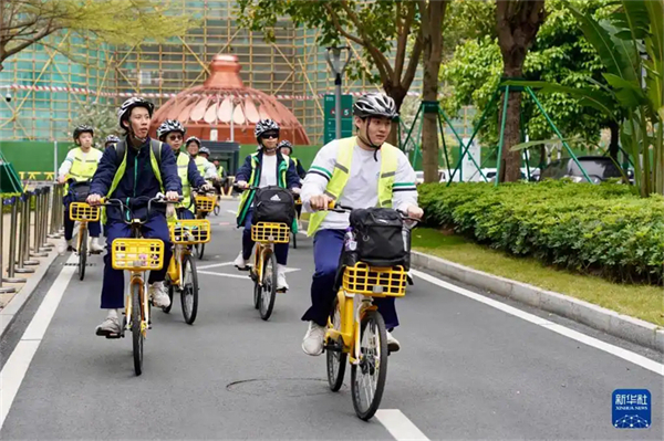 Mentes jovens em rota: Estudantes de Macau exploram transforma??o de Hengqin