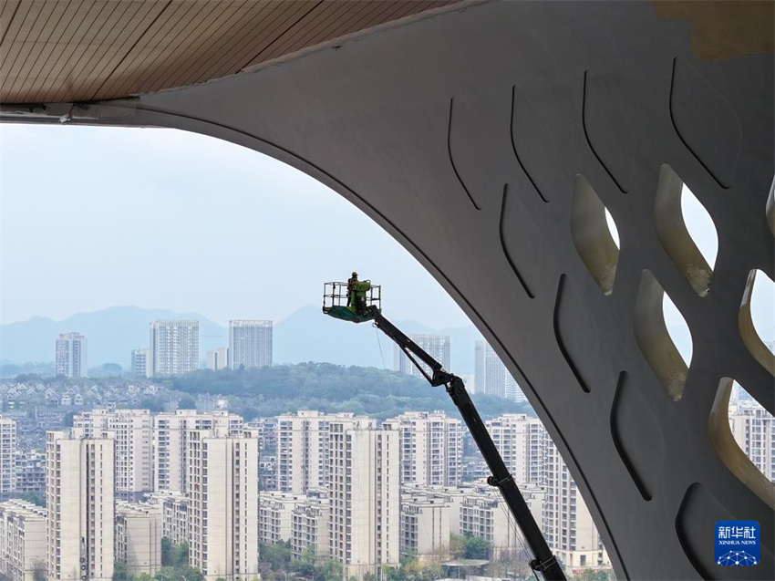 Constru??o do edifício da Esta??o Ferroviária Leste de Chongqing é concluída