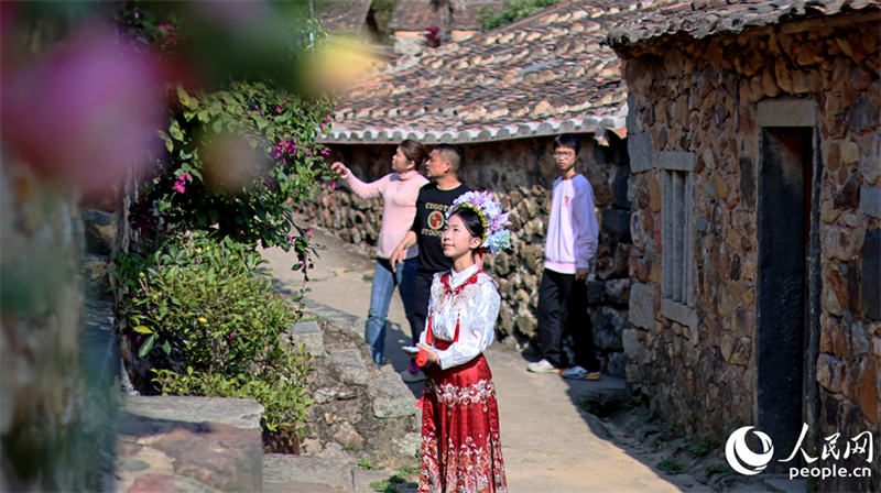 Tradi??o e ecoturismo atraem visitantes à vila de Fujian