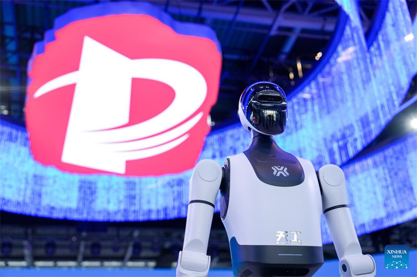 Rob?s humanoides em destaque no Fórum Zhongguancun de 2025