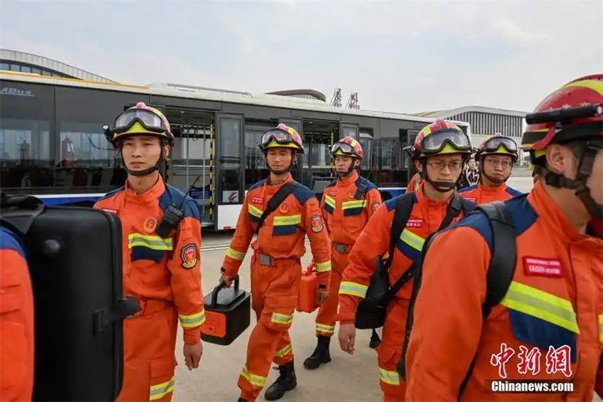 Equipe de resgate da província chinesa de Yunnan completa resposta a terremoto em Mianmar