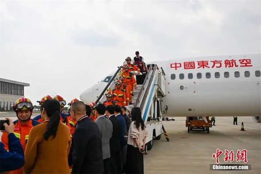 Equipe de resgate da província chinesa de Yunnan completa resposta a terremoto em Mianmar