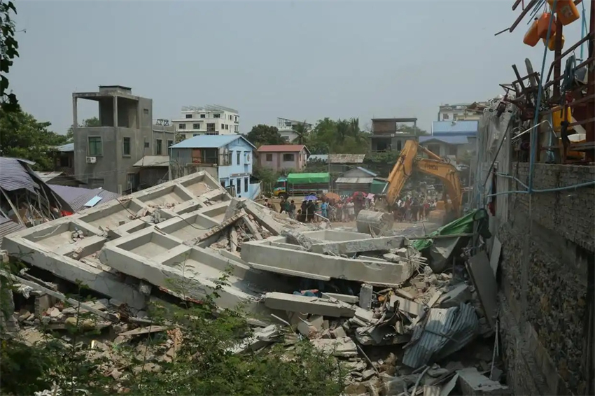 Número de mortos no terremoto de Mianmar sobe para 3.471; terceiro lote de suprimentos da China chega