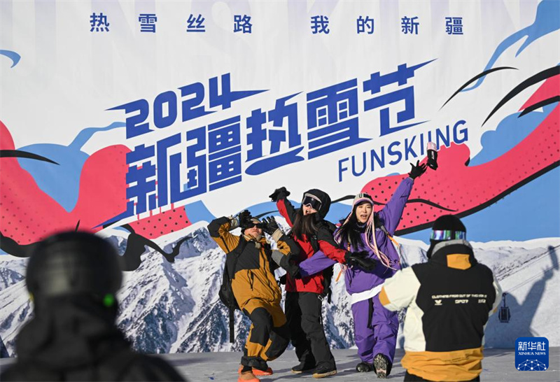Esportes de neve tornam-se novo cart?o-postal do turismo cultural em Xinjiang