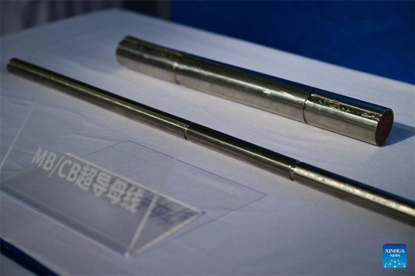 China entrega componentes-chave para o maior 