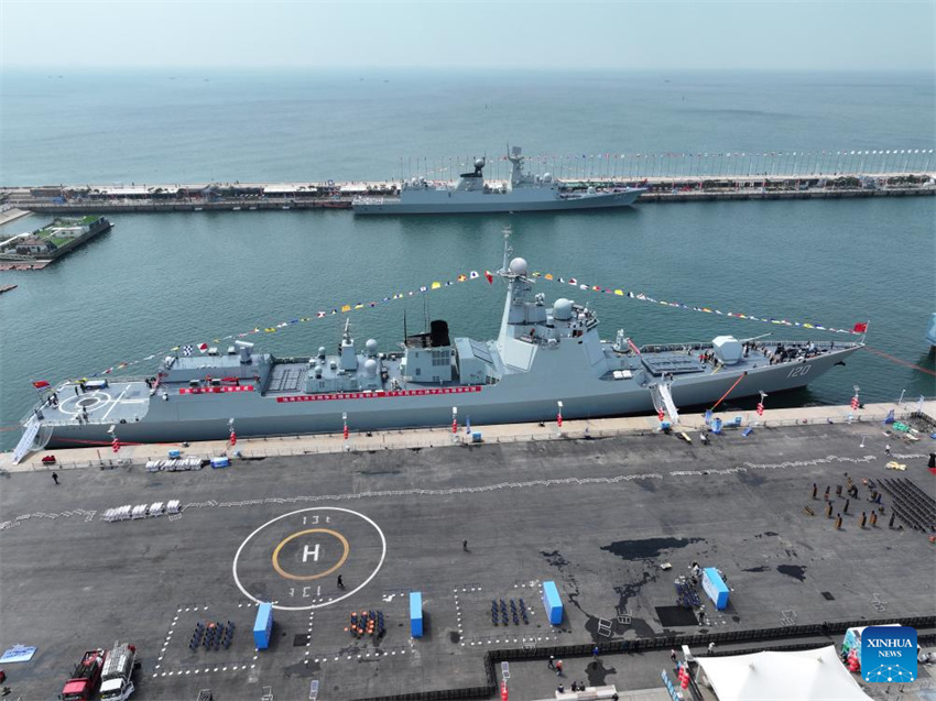 Marinha do Exército de Liberta??o Popular da China comemora seu 76o aniversário