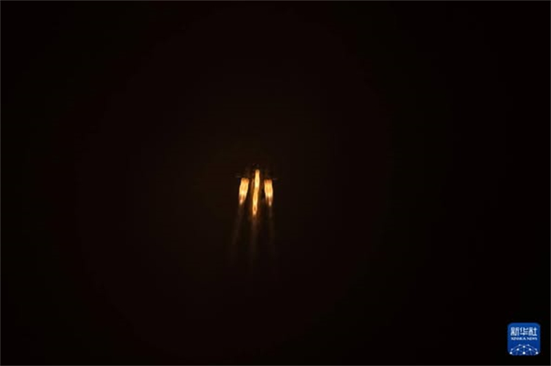 China lan?a grupo de satélites de internet