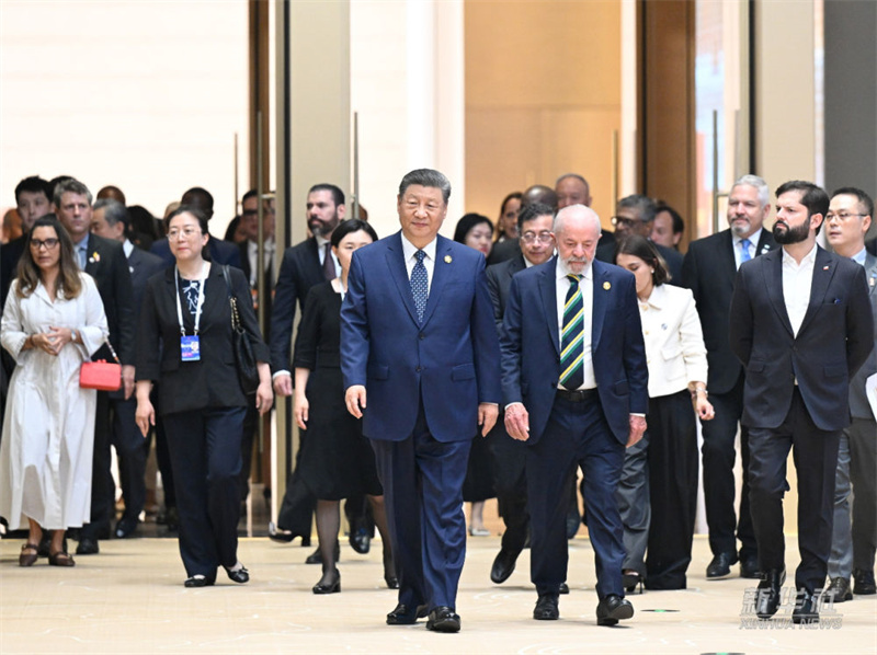China está pronta para trabalhar com países da América Latina e do Caribe para implementar Iniciativa de Desenvolvimento Global, diz Xi Jinping