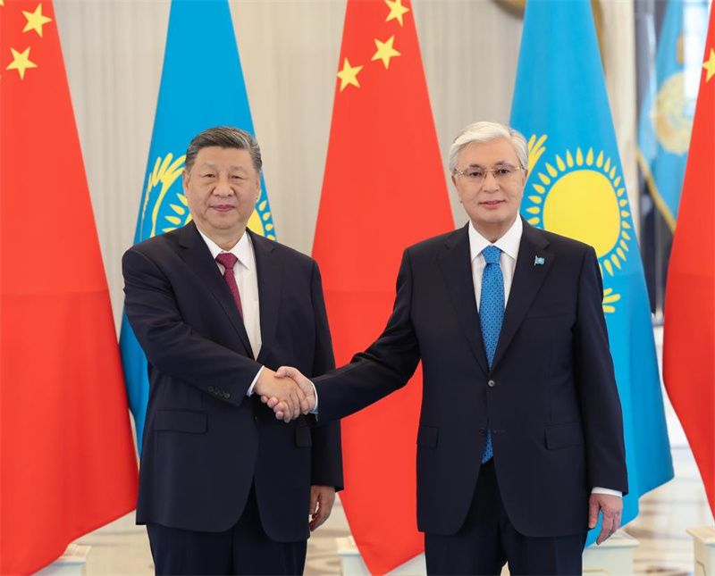 Xi Jinping diz que China está pronta para trabalhar com Cazaquist?o para contribuir mais para paz e desenvolvimento regionais e mundiais
