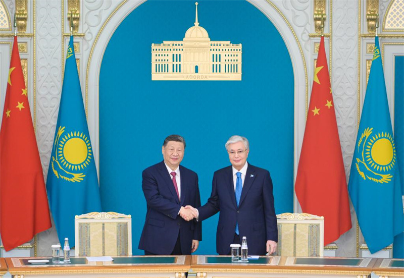 Xi Jinping diz que China está pronta para trabalhar com Cazaquist?o para contribuir mais para paz e desenvolvimento regionais e mundiais