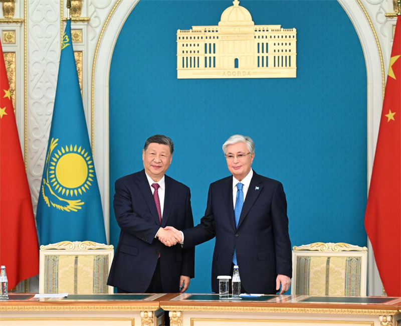 Xi Jinping diz que China está pronta para trabalhar com Cazaquist?o para contribuir mais para paz e desenvolvimento regionais e mundiais