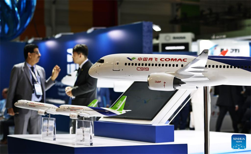 China apresenta seus principais produtos de avia??o no 55o Sal?o Aeronáutico de Paris