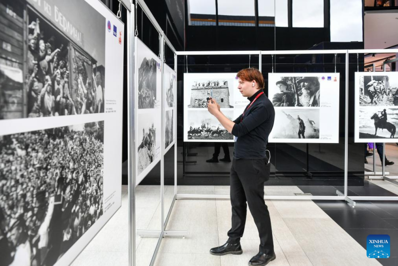 Exposi??o de fotos é inaugurada na Rússia para comemorar a vitória na Guerra Mundial Antifascista