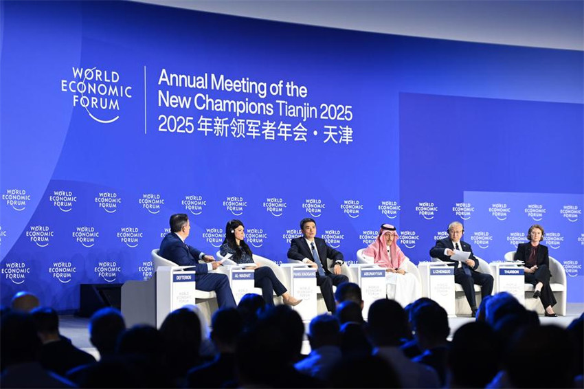 Fórum Davos de Ver?o de 2025 come?a em Tianjin, no norte da China