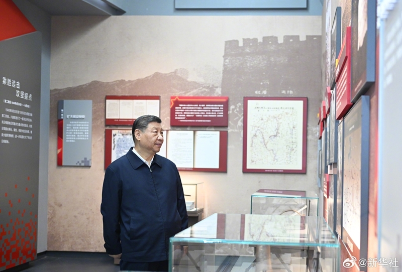 Xi Jinping presta homenagem a mártires da guerra de resistência contra agress?o japonesa